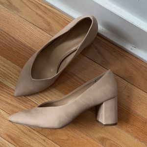 Minimal Nude Block Pumps